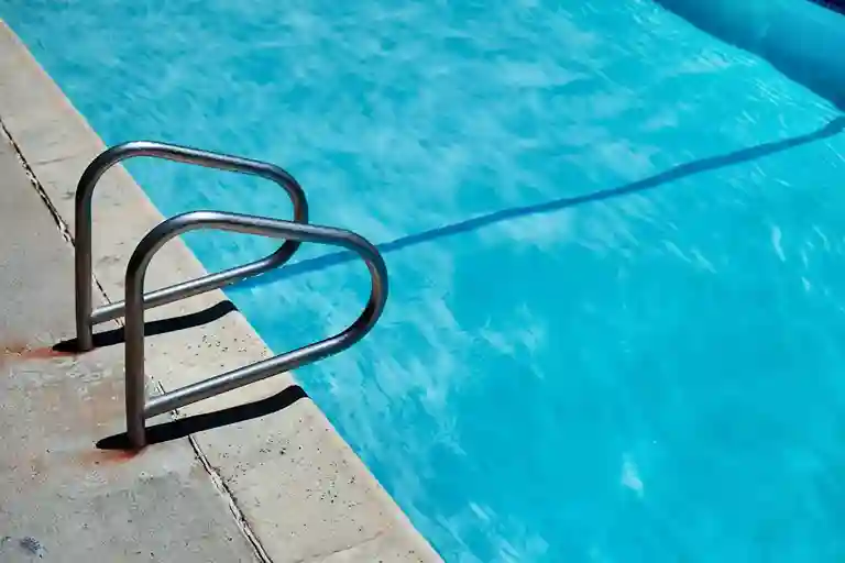 Limpieza de piscinas La Marina